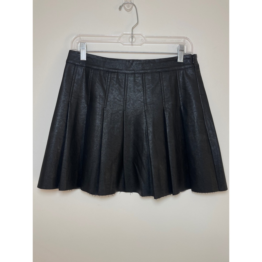 Le Lis Collection Black Faux Leather Pleated Mini Skirt M Grunge Goth Academia